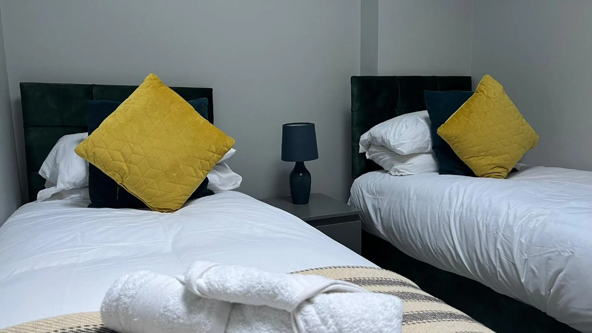 New Modern Flat! Monthly Discount! Near City Centre Cardiff 0*,  United Kingdom