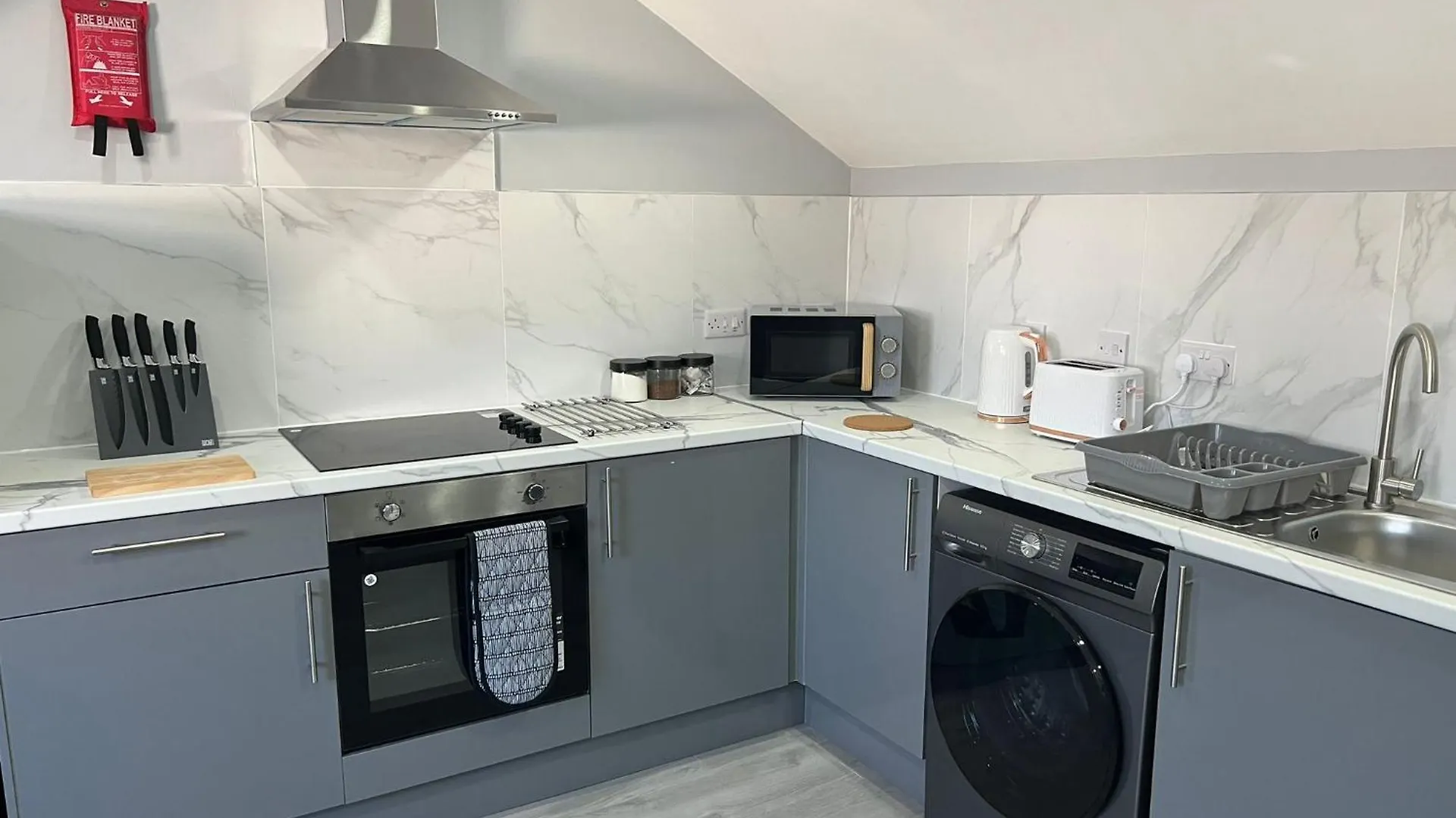New Modern Flat! Monthly Discount! Near City Centre Cardiff