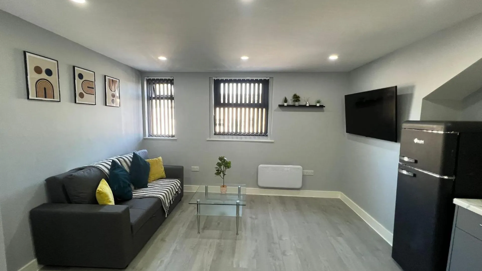 New Modern Flat! Monthly Discount! Near City Centre Cardiff