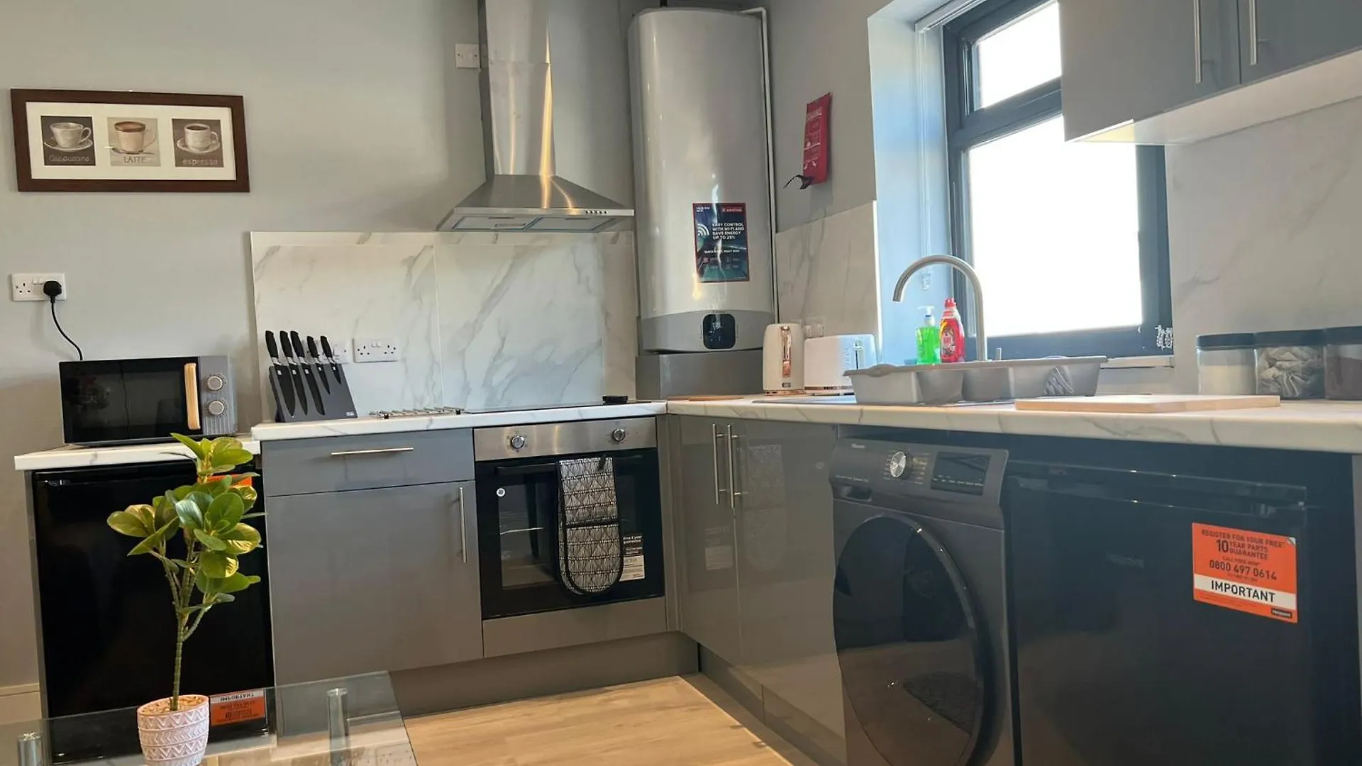 New Modern Flat! Monthly Discount! Near City Centre Cardiff