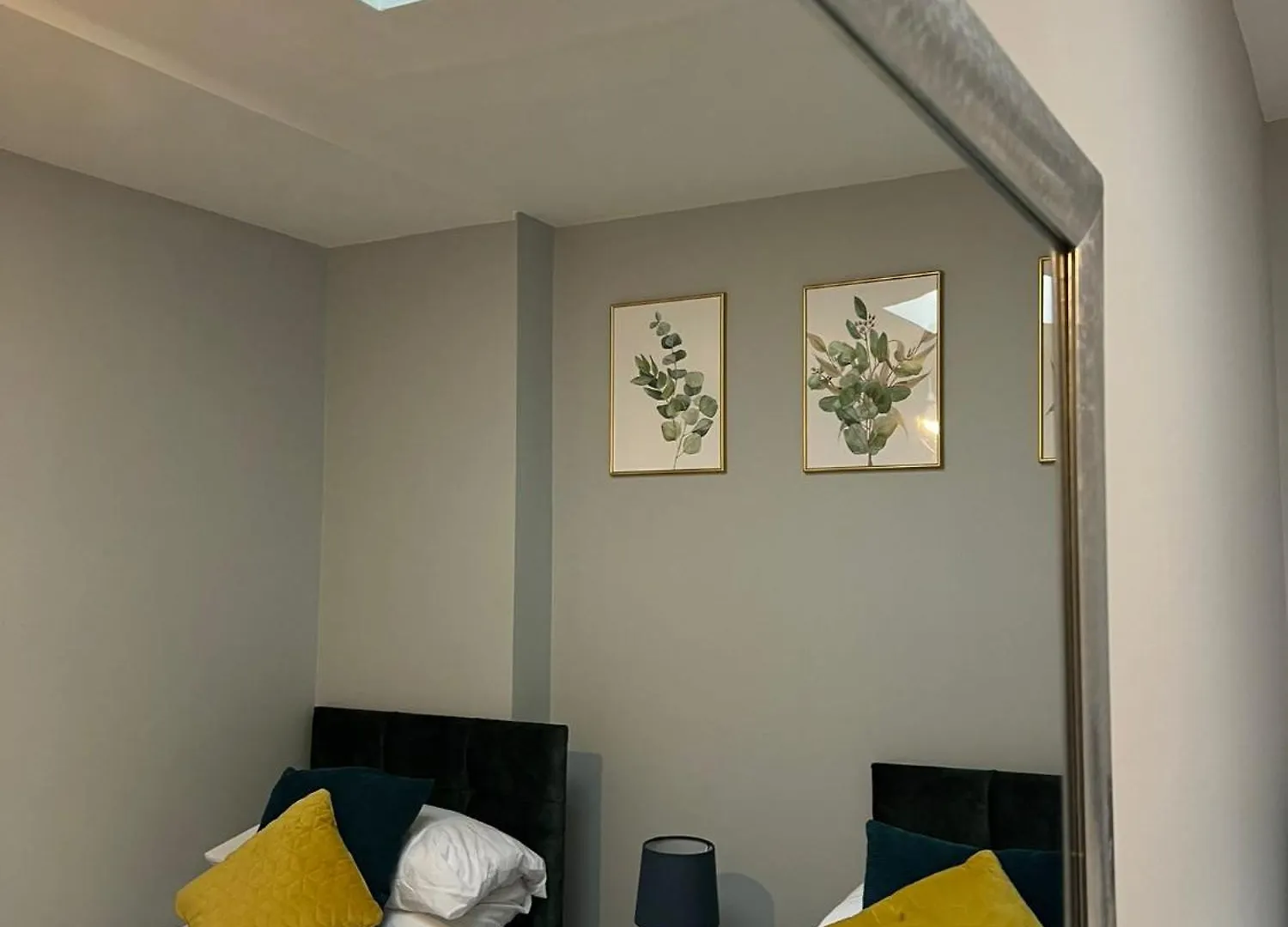New Modern Flat! Monthly Discount! Near City Centre Cardiff